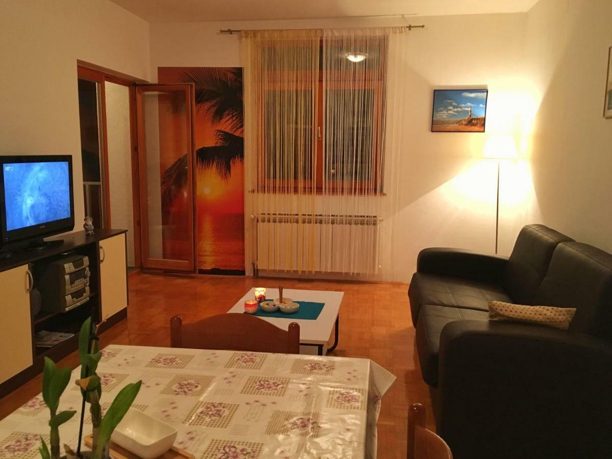 Apartman Mimoz Zengg Kültér fotó